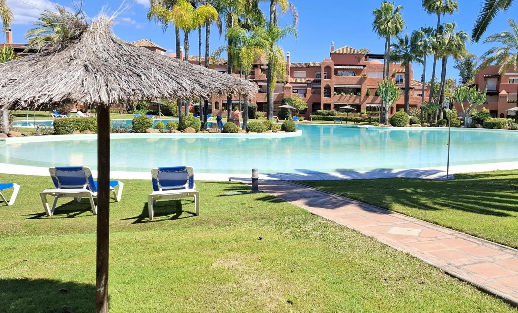 Alhambra Del Golf - Guadalmina Lägenhet Estepona Exteriör bild