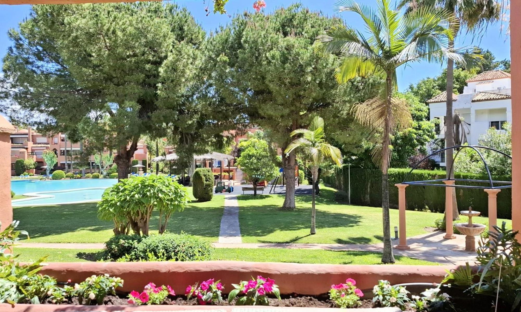 Alhambra Del Golf - Guadalmina Lägenhet Estepona Exteriör bild